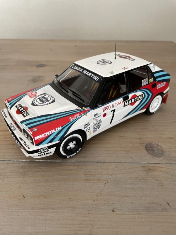 Lancia Delta intégrable Rally Ixo 1/18