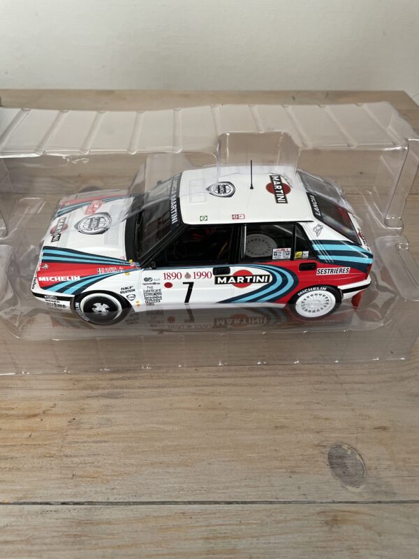 Lancia Delta intégrable Rally Ixo 1/18