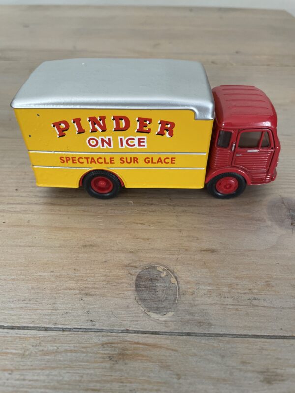 Simca Cargo Fourgon - Pinder On Ice - Corgi - Collection Héritage -