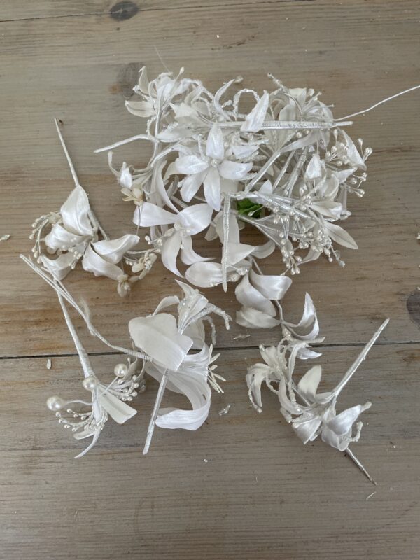 Fleurs en tissu véritable - Perles….