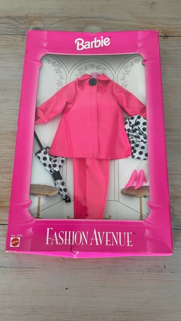 Tenue vintage de pluie de Barbie - Mode avenue by Mattel 1995 - Manteau, pantalon et accessoires