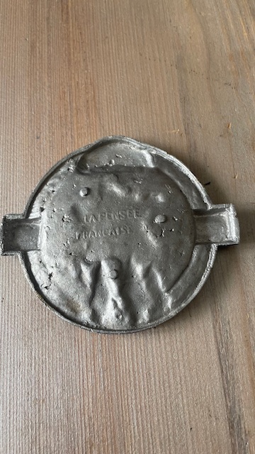 Cendrier en métal - bataillon de parachutistes - La Pensée française -