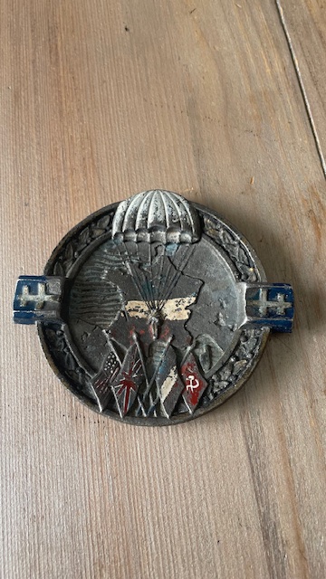 Cendrier en métal - bataillon de parachutistes - La Pensée française -