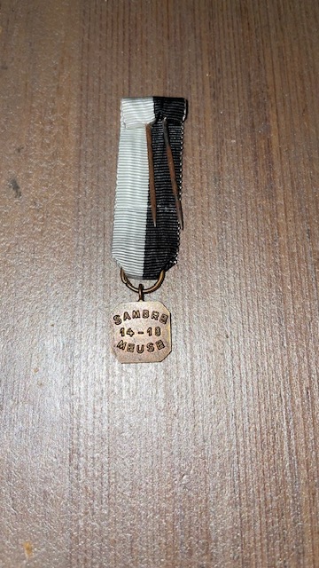 Médaille commémorative des batailles Charleroi-Sambre et Meuse Guerre 14/18 -  Belgique -